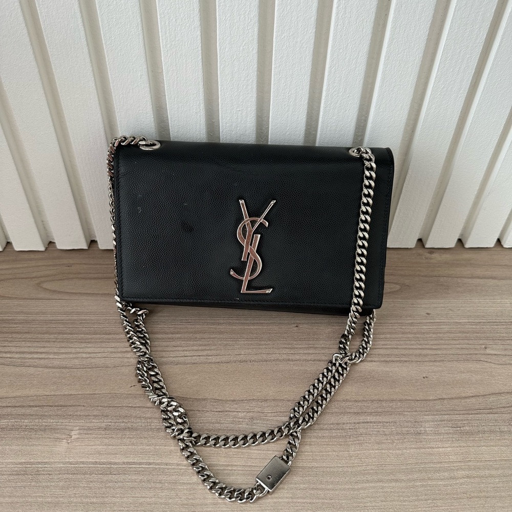 YSL BAG
BLACK WITH SILVER .
Can be shoulder bag or cross body